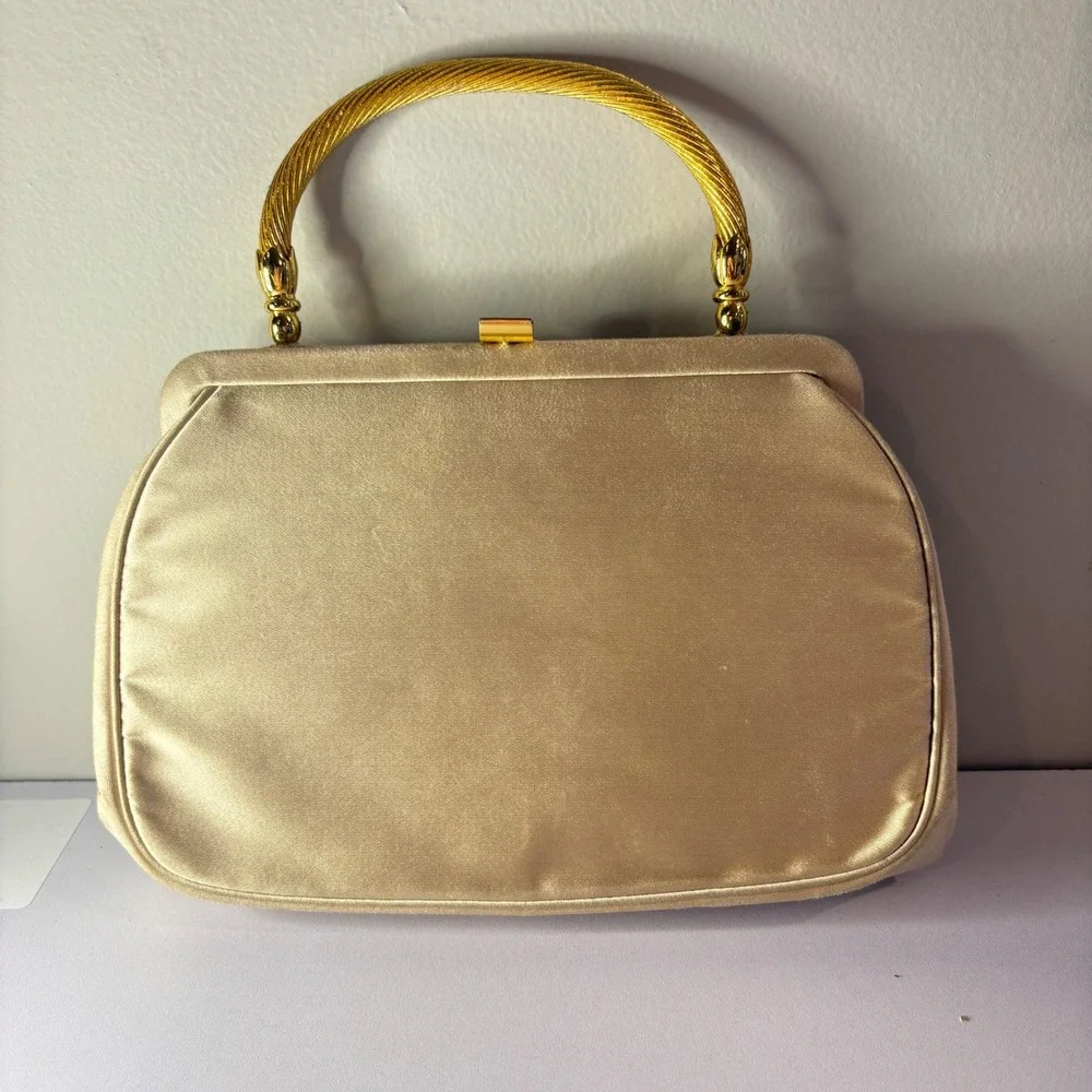 ♾️Vintage Bienen Davis Gold Satin Evening Bag Twisted Metal Handle Frame Purse♾️ - Picture 1 of 13